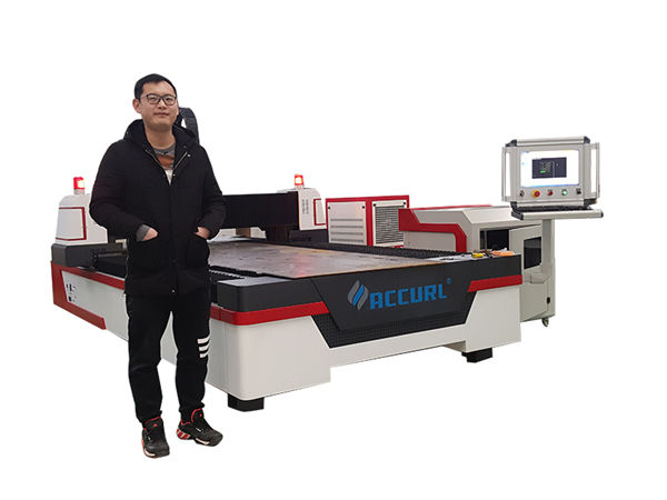 銅/チタニウムのための線形ガイドドライブCNCレーザーの管の打抜き機