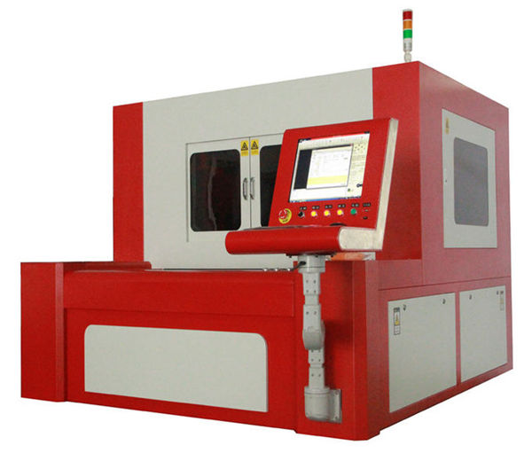 高精度の金属部品用の380v 50 / 60hzファイバーレーザー切断機